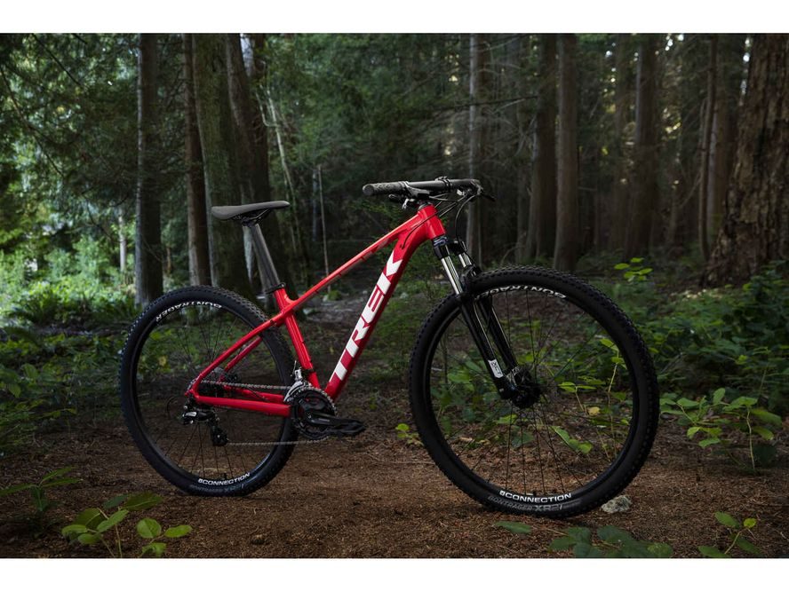 Trek Marlin 6 (červená) 2019