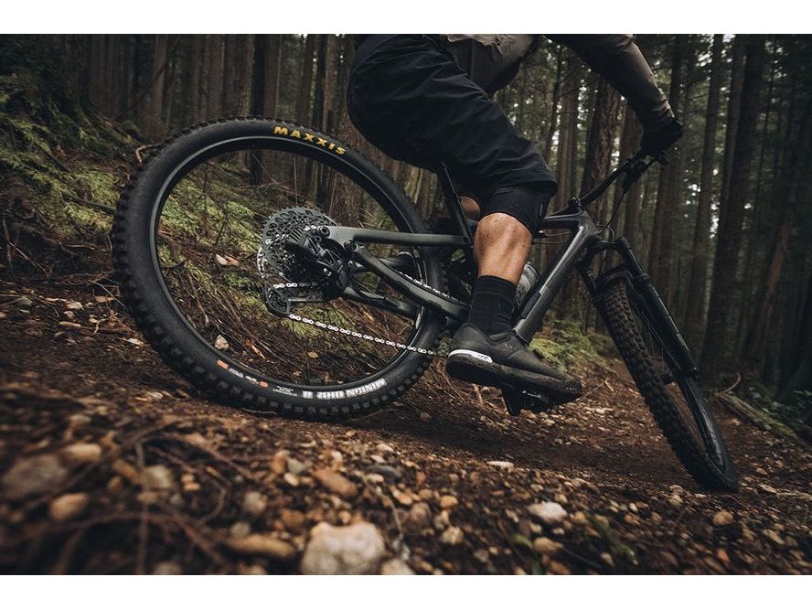 Kryt baterie přehazovačkám EAGLE AXS