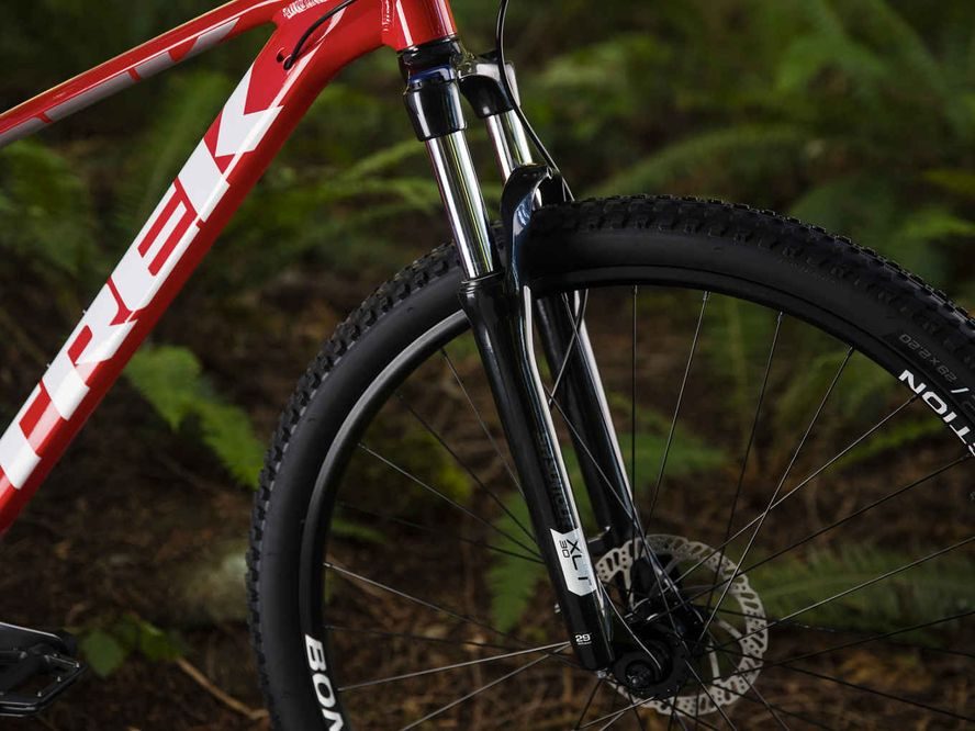 Trek Marlin 6 (červená) 2019