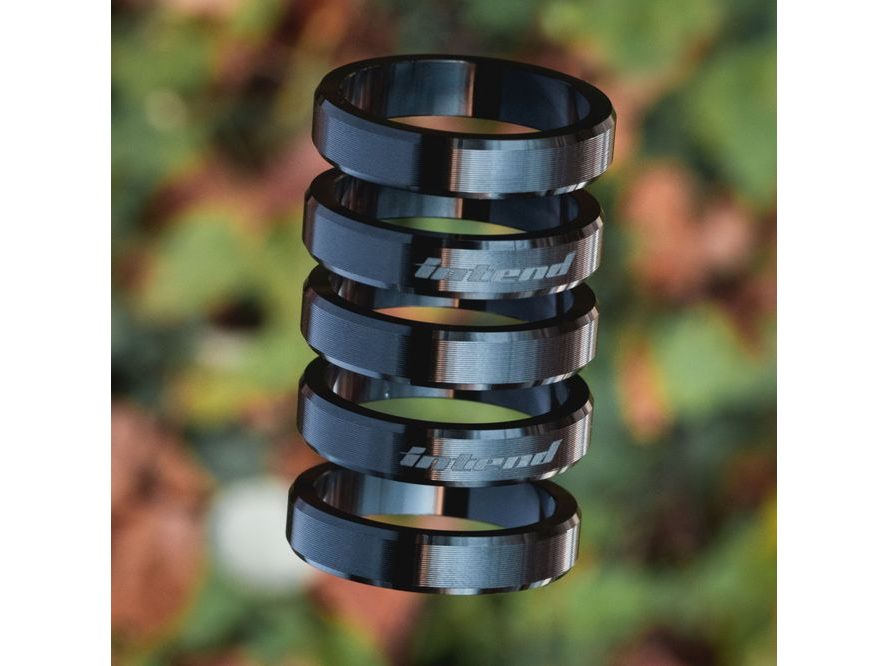 Podložky pod představec Intend Blackline