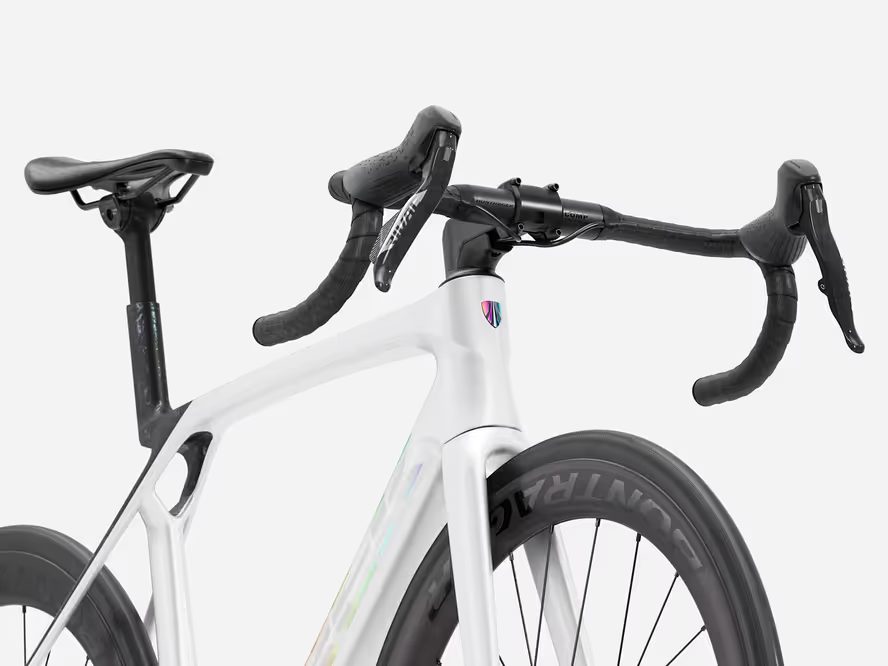 Trek Madone SL 6 AXS Gen 8 velikost L (Testování)