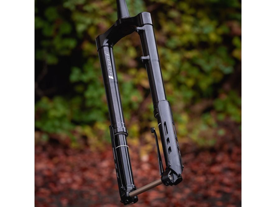 Vidlice Intend Edge Blackline 150-180mm