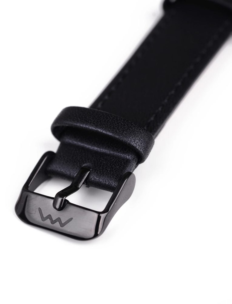 VUCH Dakota Black.

Soulmate Collection> 
Elegantný ciferník s logom VUCH
Nastaviteľná dĺžka remienka
Kvalitný japonský strojček
Quartz hodinky na batériu
Vodeodolnosť
Balené v darčekovom balení
 HODINKY
Hodinky VUCH Ti ponúknu viac než len prehľad o čase.