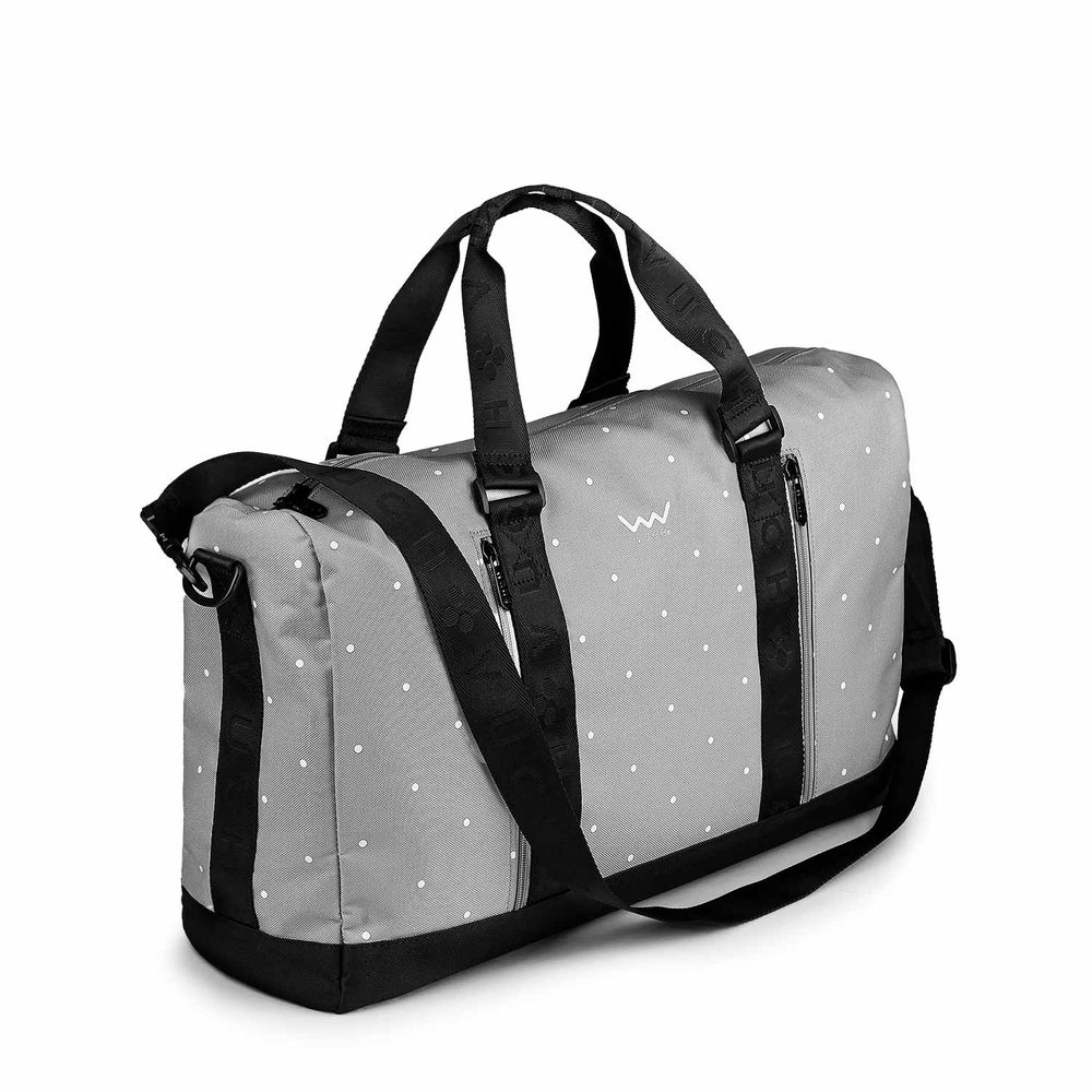 VUCH Fatima Grey.

Hlavné zapínanie na zips
3 vonkajšie vrecká na zips
Veľké vnútorné vrecko na zips
Pripínací popruh cez rameno s nastaviteľnou dĺžkou
 CESTOVNÉ TAŠKY 
„Zháňaš spoločníčku, s ktorou budeš tvoriť neoddeliteľnú dvojku pri cestovaní?