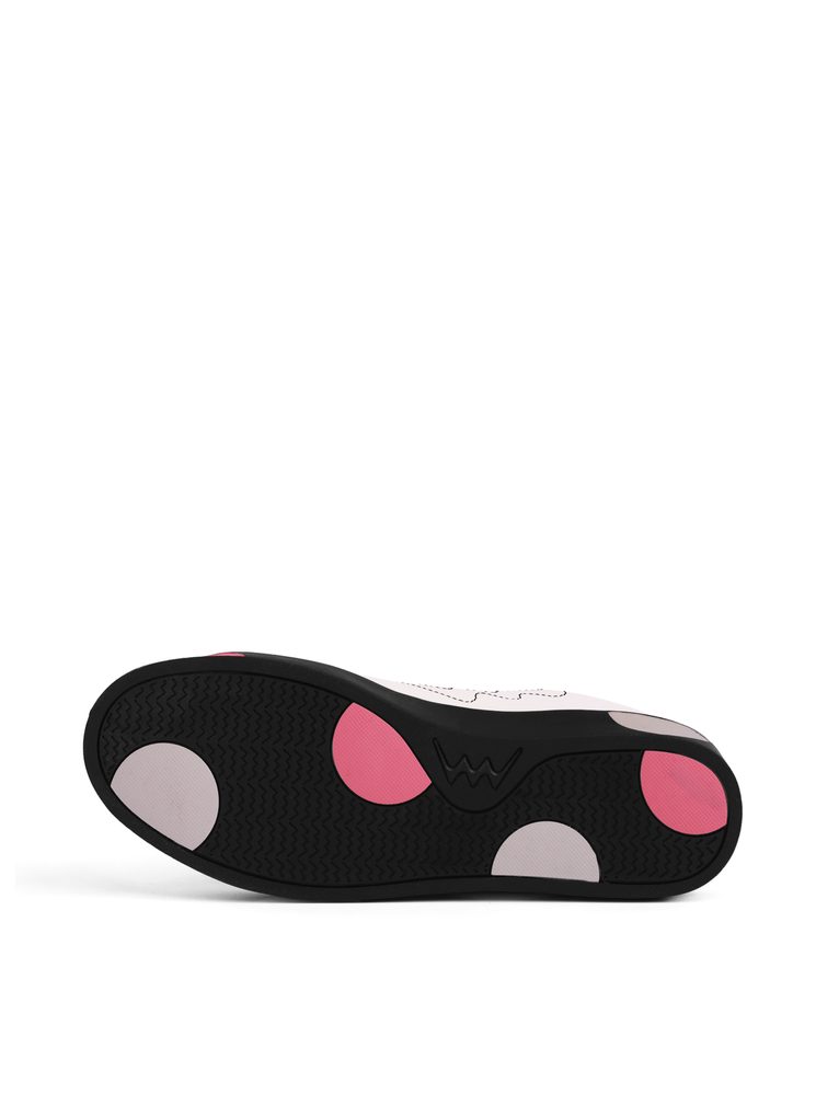 VUCH Dotty Eilyn Off White - 41.

Materiál PU Polyuretan + gumová podrážka
Farebné bodky na podrážke
Šnúrky navyše ku každým topánkam zadarmo
Veľkosti 37–41
 OBUV
„Šliapni do toho s Vuch! Prinášame vám prvé topánky v histórii našej značky.