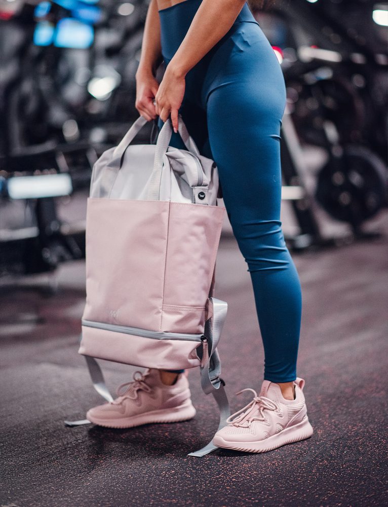 VUCH Jorin Pink.

Priestranný batoh s množstvom vreciek
Vyrobený z recyklovaného materiálu
Spodný priestor možno využiť napríklad na obuv
Vrecko na zips na popruhu
 Eco batohy
Objavte eco batohy od Vuch, vďaka ktorým bude váš ďalší výlet o niečo udržateľnejší, ale zároveň stále dosť štýlový.
Pri batohoch je naším cieľom vytvoriť dokonalú rovnováhu medzi originálnym vzhľadom, kvalitným spracovaním a udržateľným materiálom.
