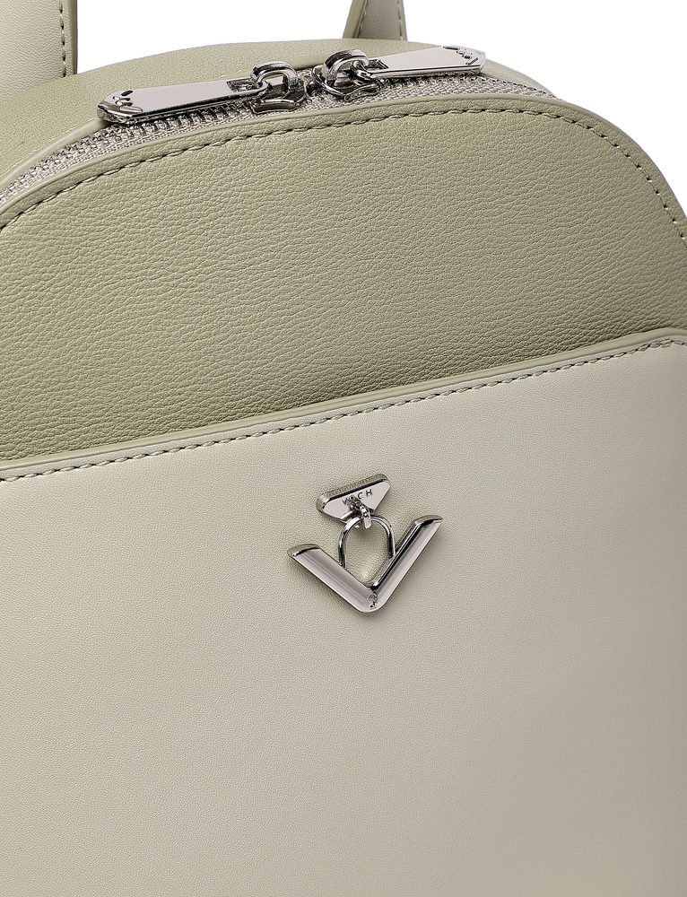 VUCH Filipa Divide Light Green.
 

Ozdobený kovovým logom Vuch
Predné vrecko na zips
Vrecko na zips v zadnej časti batôžka
Nastaviteľné ramenné popruhy
 BATÔŽTEKY
Že máš v mysli zakorenené, že batôžteky nie sú dostatočne kombinovateľné?