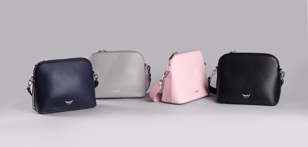 VUCH Marcia Pink.

LEATHER HANDBAGS
Kabelka z pravej kože
Vnútorná priehradka na drobnosti na zips
Vnútorná priehradka bez zapínania
Dva spôsoby nosenia
 KOŽENÉ KABELKY 
„Všetko je raz po prvýkrát.