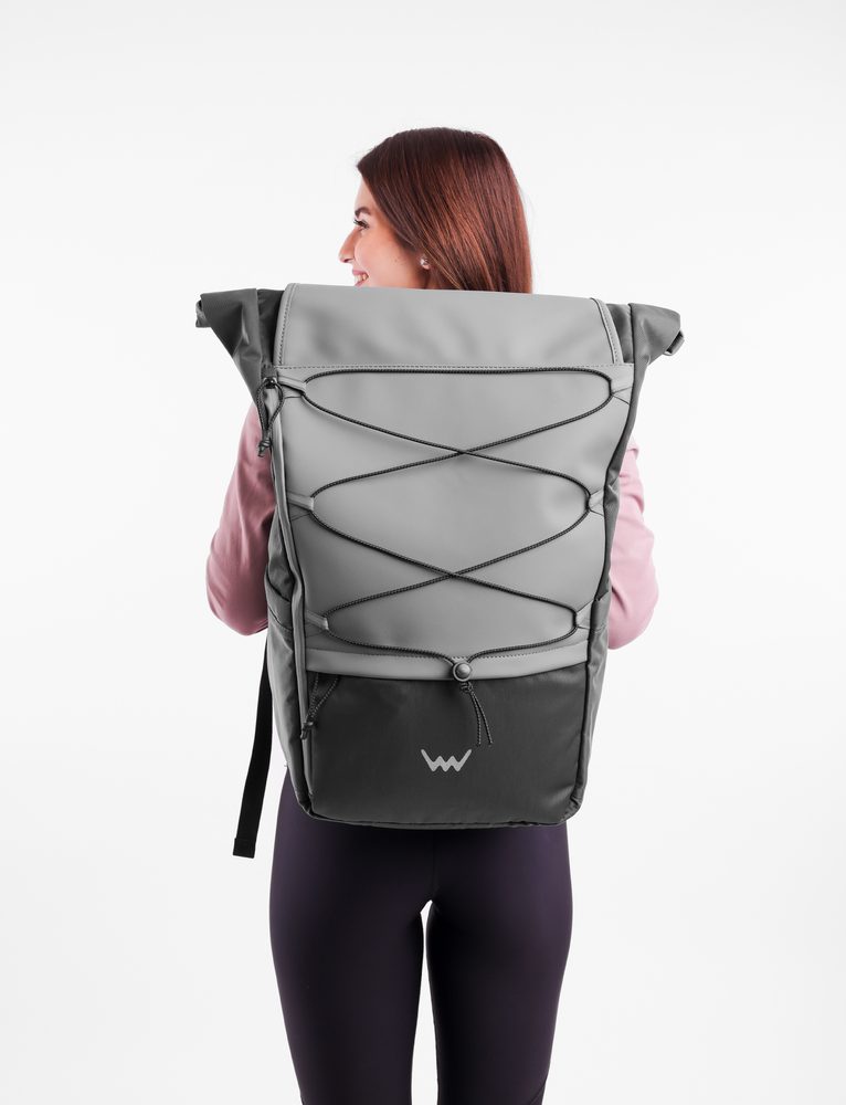 VUCH Elion Dark Grey.

Najväčší cestovný Vuch batoh
Roll-top systém, možnosť zväčšenia priestoru
Pogumovaná predná a horná časť
Reflexné logo a vlákno v prednej časti batohu
 BATOHY 
Praktickosť, komfort a funkčnosť.