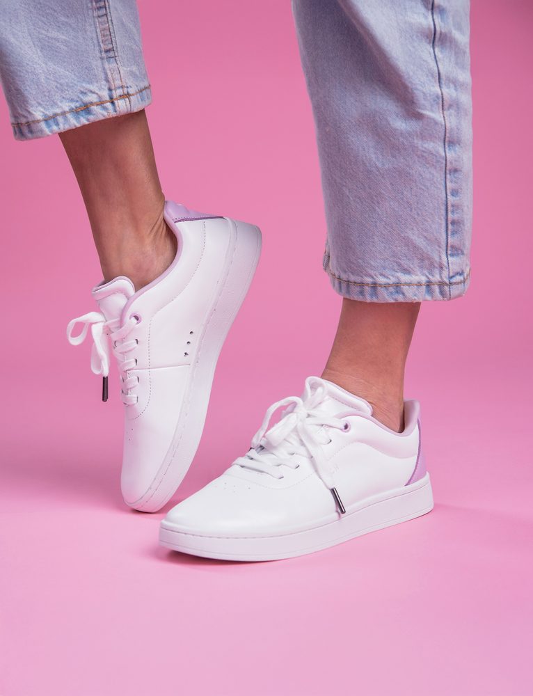 VUCH Legacy White - 43.

Prvá kolekcia kožených topánok VUCH
Ventilácia na vnútornej strane topánky oo♥
Vnútorná tvarovaná vložka topánky vytvorená pomocou AI
Vnútorný protišmykový materiál, ktorý drží pätu na svojom mieste
Kombinácia hladkej a štruktúrovanej kože
Design vytvorený v spolupráci s Martinom Brnou
 OBUV
Vuch topánky sú originalita, ktorá kráča.