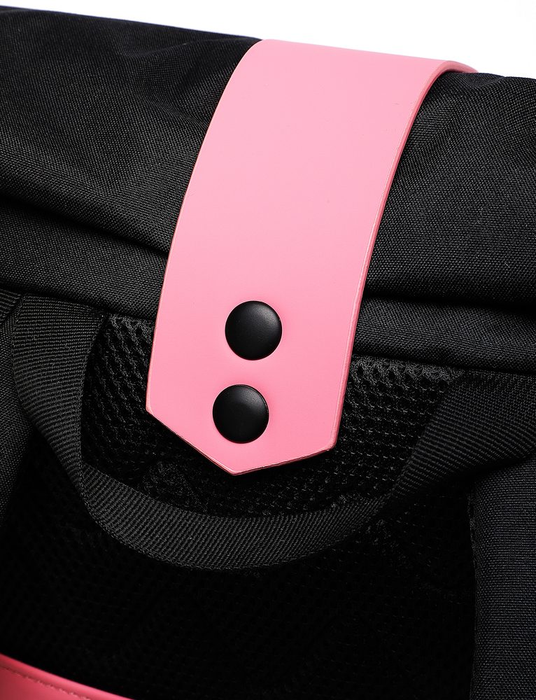 VUCH Nescio Chaos Black.

Batoh z kolekcie creARTivity
Univerzálny batoh pre každú príležitosť
Vypolstrovaný chrbát a popruhy
Veľký vnútorný priestor
 creARTivity
Buď Vuch, buď vidieť.
Miesto, kde sme fantáziou nešetrili a hravo poskladali printy na naše bestsellery.