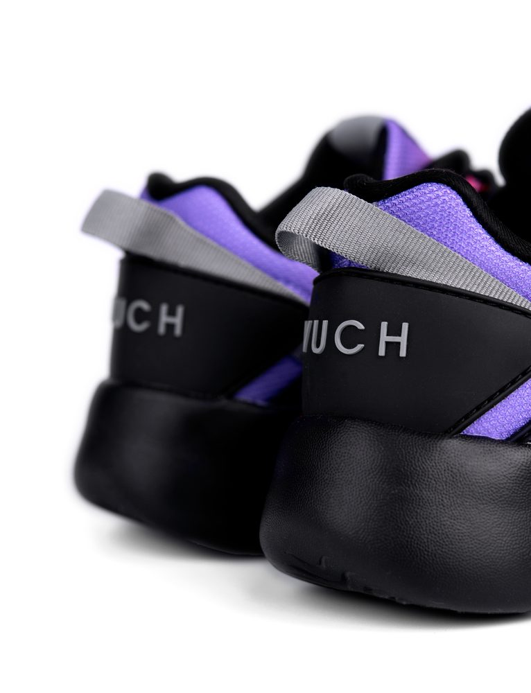 VUCH Flash E Decadence.

Vyrobené z recyklovaných materiálov
Ľahká, odolná a anatomicky tvarovaná podrážka
Tvarovaná vnútorná vložka s jedinečnou AI potlačou
 OBUV
Vuch topánky sú originalita, ktorá šľape.