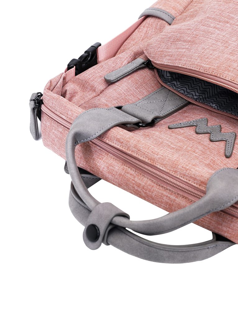 VUCH Lien Pink.

Rozopínanie nad rámec svojej veľkosti pre lepšiu orientáciu
Extrémne pevný a odolný materiál, ktorý sa dobre udržiava
Veľa vnútorných aj vonkajších priehradiek
 Technic
Kolekcia inšpirovaná mestom aj prírodou!
Batohy Mellora a Noel už nejaký čas kraľujú na tróne obľúbenosti a z ich predností vzniklo hneď niekoľko parádnych následníkov.