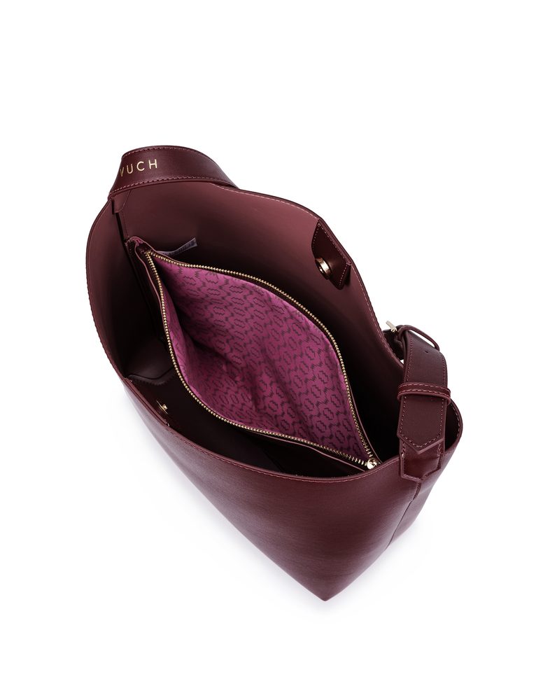 VUCH Justeene Wine.

Elegantná kabelka z kolekcie SimplyV
Vnútorné vrecko na zips na drobnosti
Zapínanie na magnet
Zmestí sa do nej A4 aj menší notebook
 SimplyV
Simple Vušky, Simply Vuch!
Nadčasová, minimalistická a elegantná.