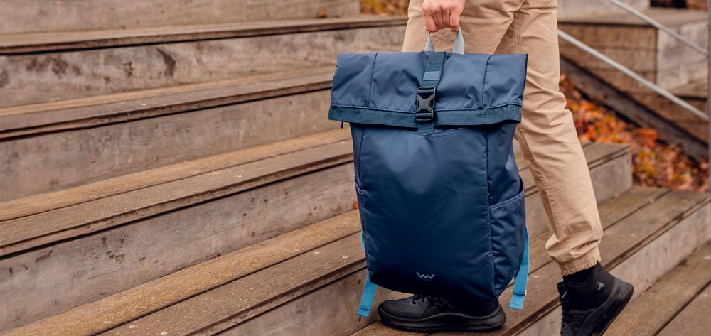 VUCH Sirius Men Blue.

Dvojité zapínanie hlavnej priehradky – zips a spona po zarolovaní
Vypolstrovaný chrbát a ramenné popruhy pre najpohodlnejšie nosenie
Vyrobený z ultra ľahkého recyklovaného nylónu
 Pánske batohy 
Dokonalosť, jednoduchosť, charakter a štýl.
