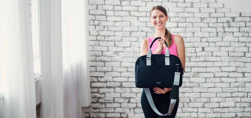 VUCH Elvina Black.

Taška na notebook z odolného materiálu
Praktické usporiadanie vnútorných vreciek na všetky nevyhnutnosti
Mäkké plyšové vrecko na notebook
Na zadnej strane tašky je uchytenie na kufor
 TAŠKY NA NOTEBOOK
Potrebuješ, aby bol Tvoj notebook v bezpečí a vyhol sa všetkým škrabancom?