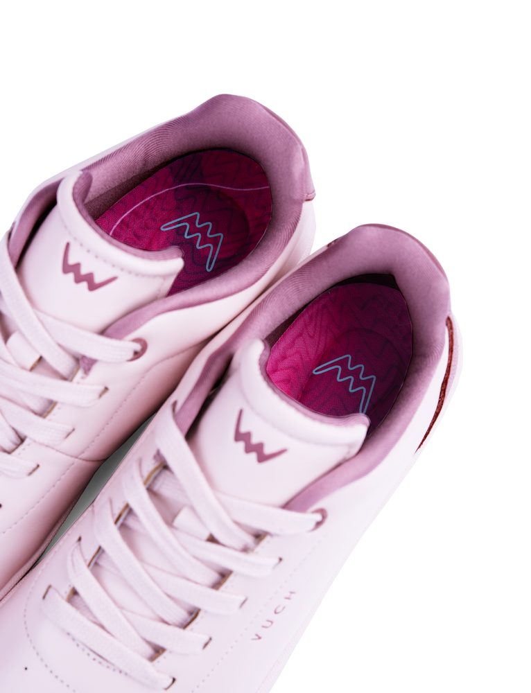 VUCH Legacy Pink - 41.

Prvá kolekcia kožených topánok VUCH
Ventilácia na vnútornej strane topánky oo♥
Vnútorná tvarovaná vložka topánky vytvorená pomocou AI
Vnútorný protišmykový materiál, ktorý drží pätu na svojom mieste
Kombinácia hladkej a štruktúrovanej kože
Design vytvorený v spolupráci s Martinom Brnou
 OBUV
Vuch topánky sú originalita, ktorá kráča.
