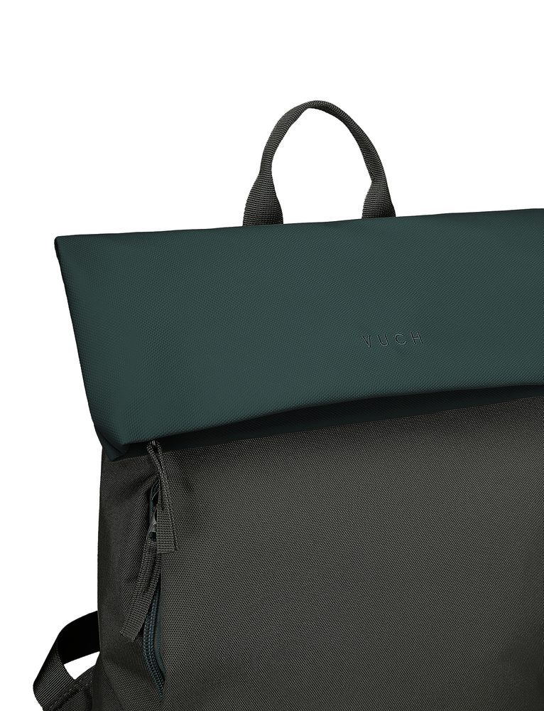 VUCH Eloy Green.

Vyrobený z recyklovaných PET fliaš
Vodotesná klopka na magnet
Tri vonkajšie vrecká na zips
Možnosť zväčšenia objemu
Polstrované ramenné popruhy a chrbát pre pohodlné nosenie
 Eco batohy
Objavte eco batohy od Vuch, vďaka ktorým bude váš ďalší výlet o niečo udržateľnejší, ale zároveň stále dosť štýlový.
Pri batohoch je naším cieľom vytvoriť dokonalú rovnováhu medzi originálnym vzhľadom, kvalitným spracovaním a udržateľným materiálom.