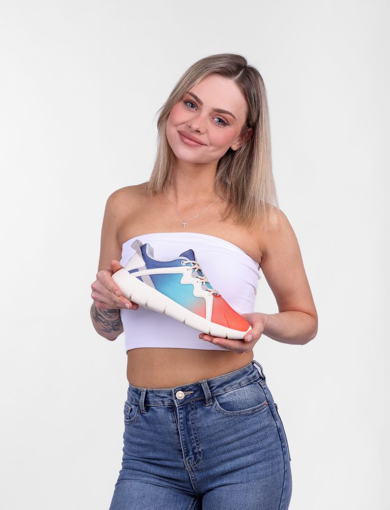 VUCH Flash E Galaxy.

Vyrobené z recyklovaných materiálov
Ľahká, odolná a anatomicky tvarovaná podrážka
Tvarovaná vnútorná vložka s jedinečnou AI potlačou
 OBUV
Vuch topánky sú originalita, ktorá kráča.