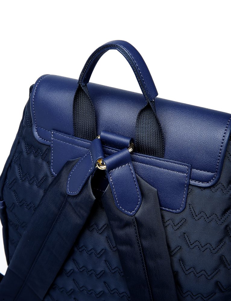 VUCH Inchel Blue.

Elegantný mestský batoh
Zapínanie na zips kryté klopou na magnet
Oddelená polstrovaná kapsa na notebook
Polstrovaný chrbát aj popruhy
Bočné vrecko na fľašu
 BATOHY 
Praktickosť, komfort a funkčnosť.