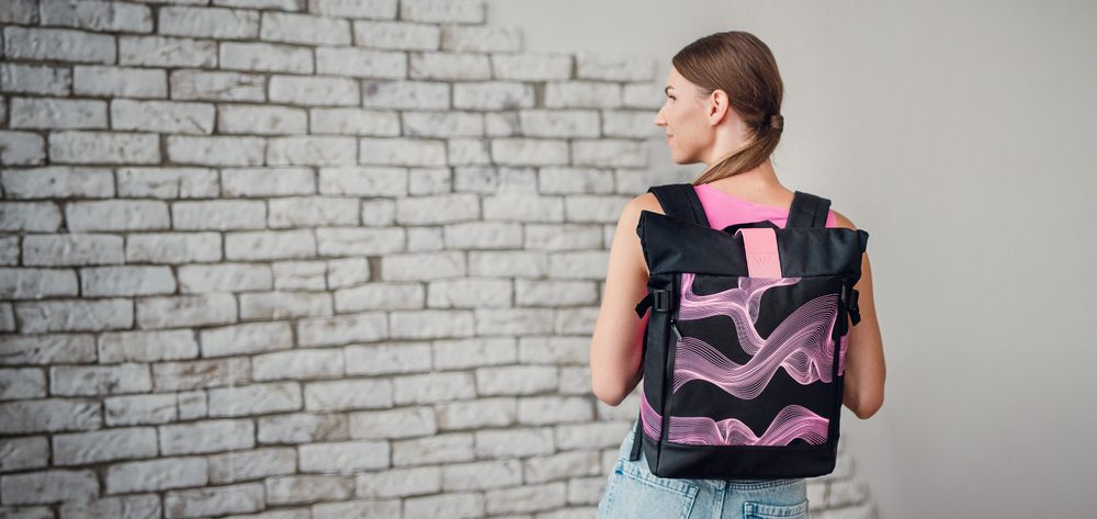 VUCH Nescio Chaos Black.

Batoh z kolekcie creARTivity
Univerzálny batoh pre každú príležitosť
Vypolstrovaný chrbát a popruhy
Veľký vnútorný priestor
 creARTivity
Buď Vuch, buď vidieť.
Miesto, kde sme fantáziou nešetrili a hravo poskladali printy na naše bestsellery.