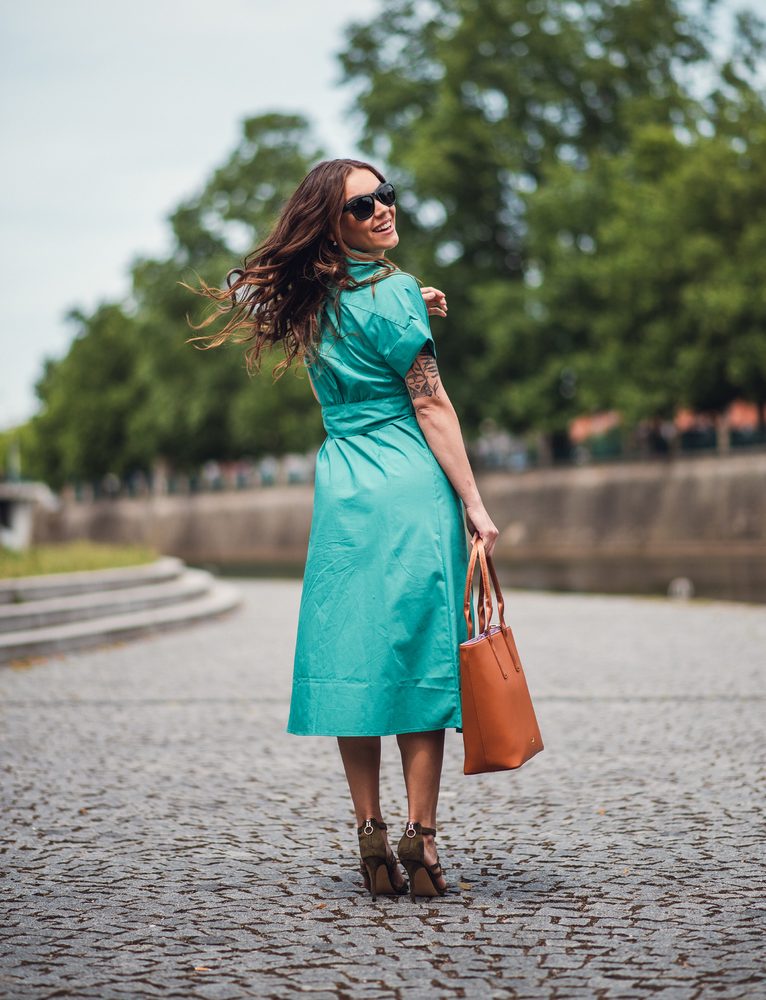 VUCH Wennie Brown.
Vnútorné usporiadanie bude baviť každú organizovanú ženu.

Hlavné zapínanie na 2 magnety
Veľké vrecko na zips
Vnútri mini peňaženka na drobnosti (90 x 140 mm)
Súčasťou kabelky je crossbody popruh
 SimplyV
Simple Vušky, Simply Vuch!
Nadčasová, minimalistická a elegantná.