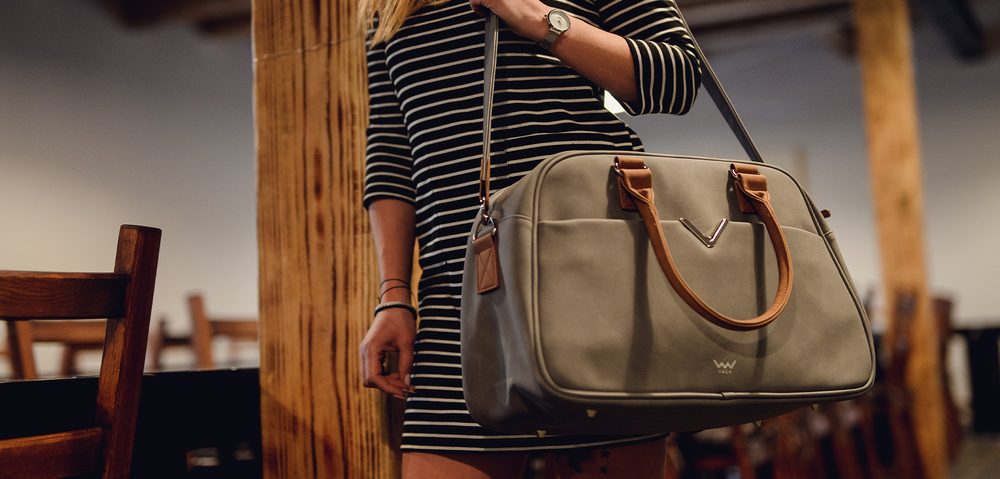 VUCH Sidsel Grey.

Priehradka na laptop, vnútorné priehradky na drobnosti 
Veľmi príjemný materiál
Vnútorný veľký priestor so zapínaním na zips
Vonkajšia priehradka so zatváraním na patenty
 TRAVEL COLLECTION  
Cestou necestou, polom nepolom, idem si za tebou so svojím novým batohom!...