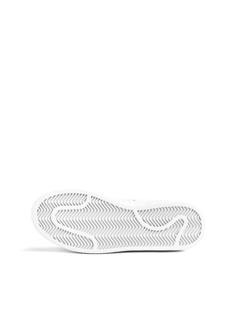 VUCH Legacy White - 43.

Prvá kolekcia kožených topánok VUCH
Ventilácia na vnútornej strane topánky oo♥
Vnútorná tvarovaná vložka topánky vytvorená pomocou AI
Vnútorný protišmykový materiál, ktorý drží pätu na svojom mieste
Kombinácia hladkej a štruktúrovanej kože
Design vytvorený v spolupráci s Martinom Brnou
 OBUV
Vuch topánky sú originalita, ktorá kráča.