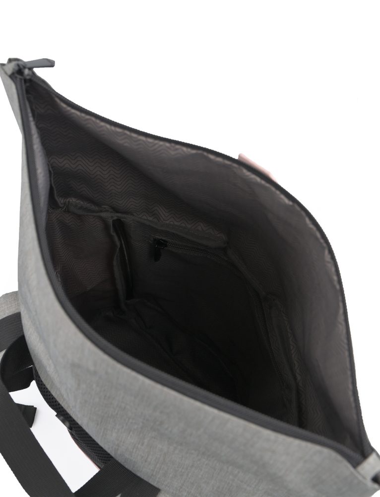 VUCH Nescio Light Grey.

Univerzálny batoh pre každú príležitosť
Vypolstrovaný chrbát
Vonkajšia guma pre uchytenie na kufor
Veľký vnútorný priestor
 Batohy 
„Praktickosť, komfort a funkčnosť.