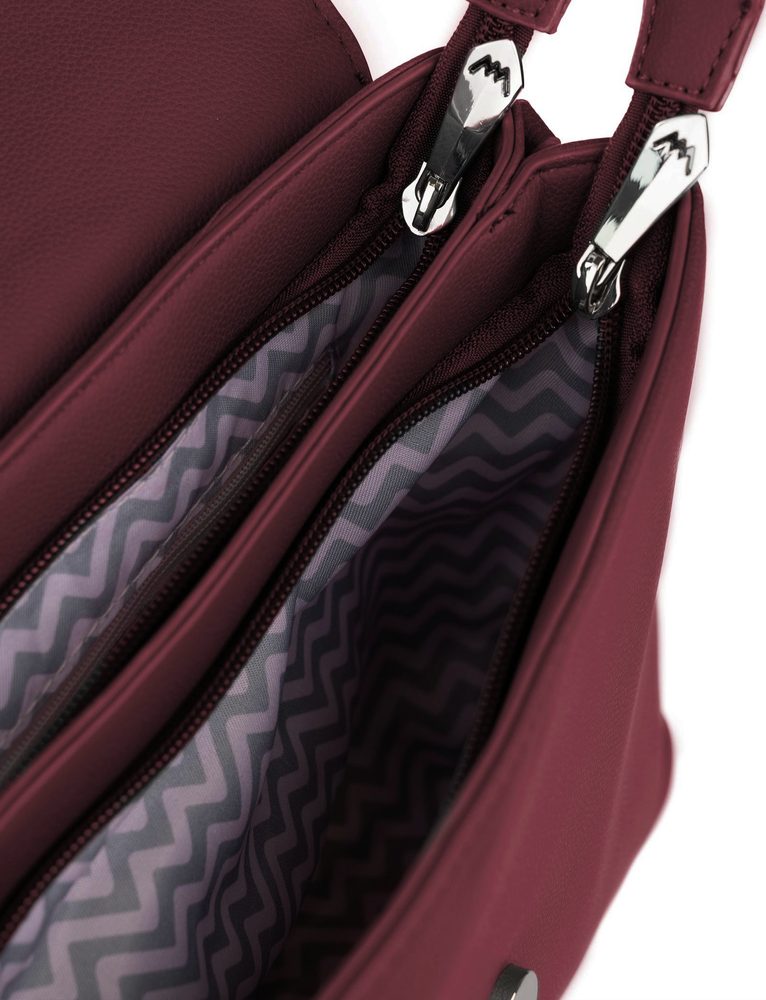 VUCH Byrsa Wine.

Elegantný dizajn
Hlavné zapínanie na magnet a zips
Kabelka rozdelená do dvoch častí
Širší popruh – zaručuje pohodlie
 Crossbody
„Keď je na nás niekto pyšný, zahreje nás to na srdci.