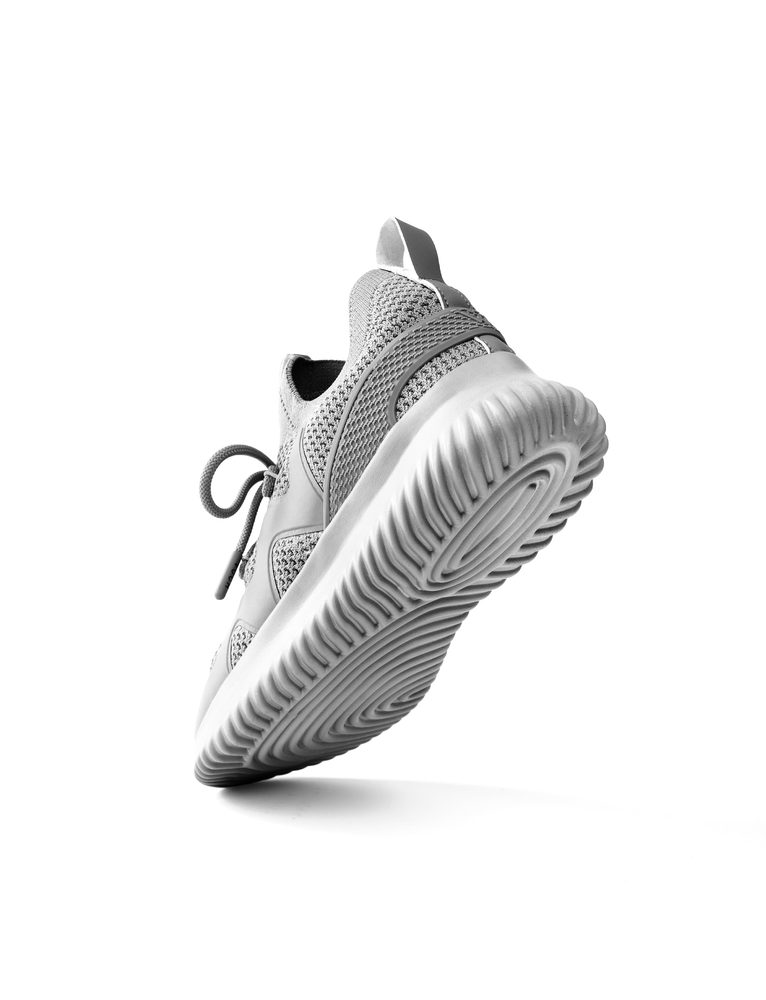 VUCH Vibe Grey - 40.

Odľahčené voľnočasové tenisky
Vyberateľná stielka z pamäťovej peny, ktorá sa prispôsobí tvaru nohy
Pružný a priedušný vrchný materiál
Spevnená päta poskytne tú najlepšiu podporu pri chôdzi
 OBUV
Vuch topánky sú originalita, čo šliape.