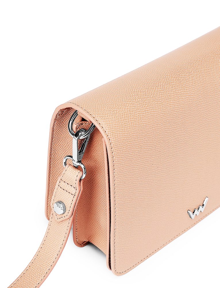 VUCH Elvira Beige.

Zatvorenie kabelky na magnet
Vnútorný priestor rozdelený na dve časti
Súčasťou kabelky je crossbody popruh
Dva spôsoby nosenia
 Kabelky do ruky
Premýšľaš, že si zaobstáraš kabelku do ruky, ktorú už z ruky nikdy nedáš?