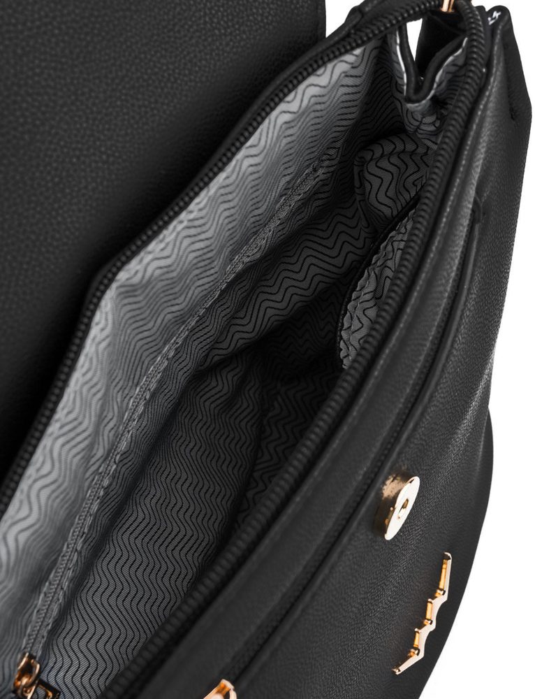 VUCH Linton Diamond Black.

Priestranné vnútorné vrecko s dvojitým zapínaním - zips a magnet
Praktické vonkajšie vrecko na zips na zadnej časti batohu
Vnútorné priehradky na mobil a vrecko na zips
Nastaviteľné ramenné popruhy
 Shape of Diamond
Buď štýlová a jedinečná s Shape of Diamond!
Práve pokukávaš po klenotoch a diamantoch nášho portfólia.
 