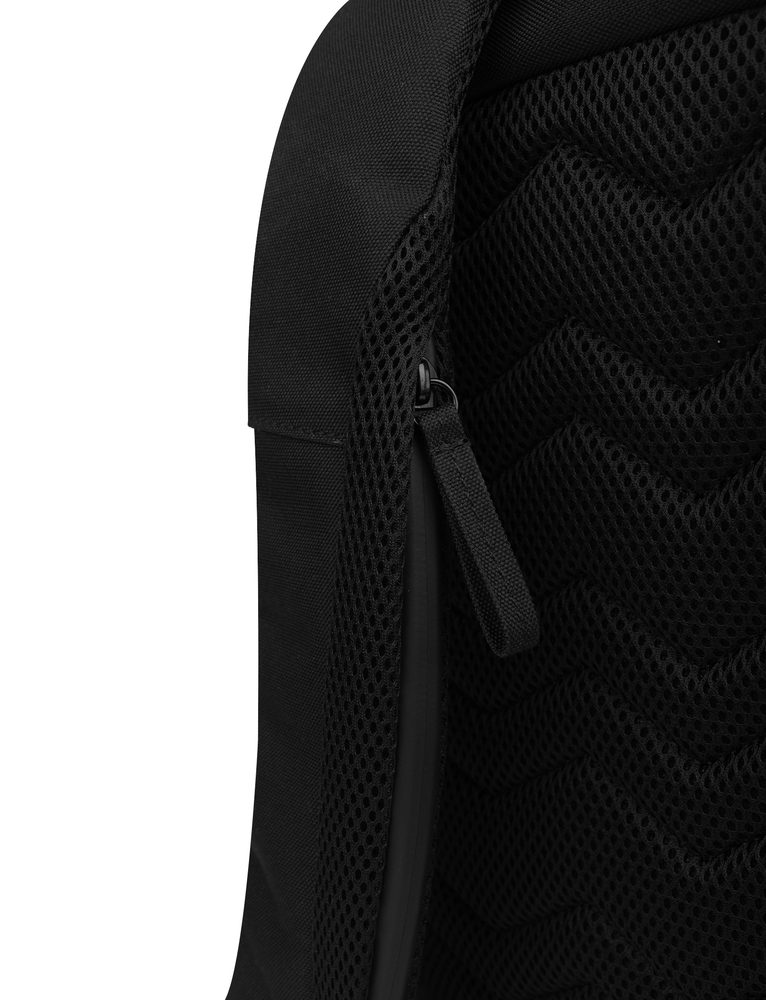 VUCH Jorin Men Black.

Priestranný batoh s množstvom vreciek
Vyrobený z recyklovaného materiálu
Spodnú priehradku možno využiť napríklad na obuv
Vrecko na zips na popruhu
 Eco batohy
Objavte eco batohy od Vuch, vďaka ktorým bude váš ďalší výlet o niečo udržateľnejší, ale zároveň stále dosť štýlový.
Pri batohoch je naším cieľom vytvoriť dokonalú rovnováhu medzi originálnym vzhľadom, kvalitným spracovaním a udržateľným materiálom.