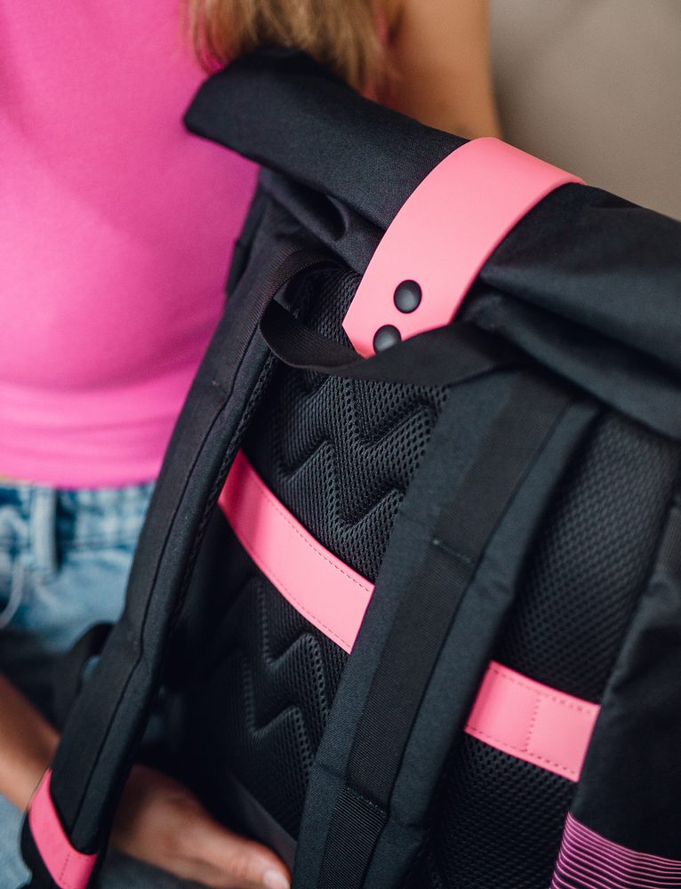 VUCH Nescio Chaos Black.

Batoh z kolekcie creARTivity
Univerzálny batoh pre každú príležitosť
Vypolstrovaný chrbát a popruhy
Veľký vnútorný priestor
 creARTivity
Buď Vuch, buď vidieť.
Miesto, kde sme fantáziou nešetrili a hravo poskladali printy na naše bestsellery.