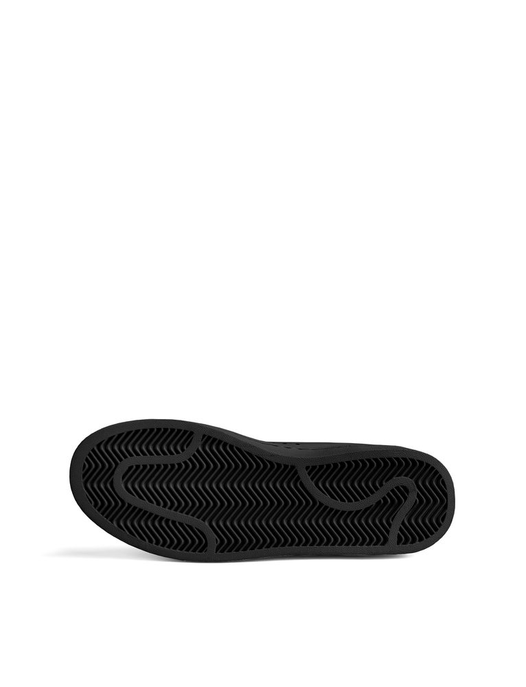 VUCH Legacy Black - 41.

Prvá kolekcia kožených topánok VUCH
Ventilácia na vnútornej strane topánky
Vnútorná tvarovaná vložka topánky vytvorená pomocou AI
Vnútorný protišmykový materiál, ktorý drží pätu na svojom mieste
Kombinácia hladkej a štruktúrovanej kože
Dizajn vytvorený v spolupráci s Martinom Brnou
 OBUV
Vuch topánky sú originalita, ktorá kráča.