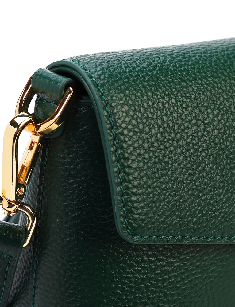 VUCH Leyra Green.

Kabelka z vláknitej kože
Jednoduchý a čistý dizajn
Klopka na skrytý magnet
8 priestranných priehradiek na karty
Nastaviteľný crossbody popruh

 
  KOŽENÉ KABELKY 
Všetko je raz po prvýkrát.
