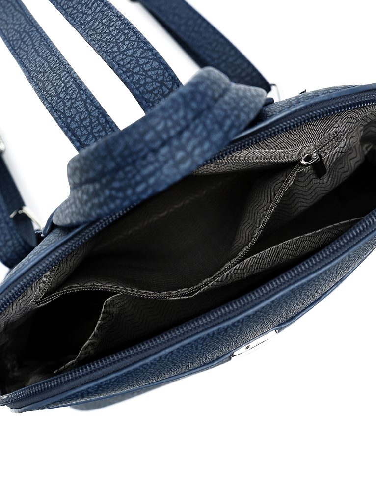 VUCH Filipa Diamond Blue.

Vyztužený batoh v elegantnom prevedení
Elegantná povrchová úprava slepotlačom
Kontrastné rose gold detaily
Zadné vonkajšie vrecko na zips
Nastaviteľné ramenné popruhy
 BATÔŽTEKY
Že máš v mysli zakorenené, že batôžteky nie sú dostatočne kombinovateľné?