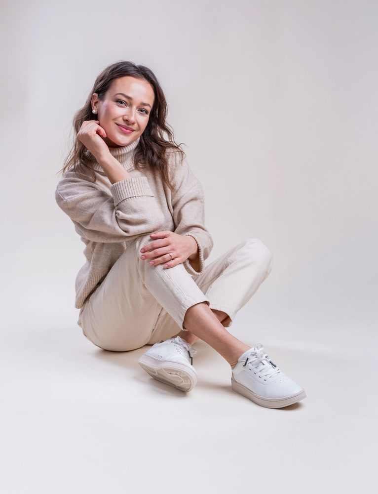 VUCH Legacy Off White - 42.

Prvá kolekcia kožených topánok VUCH
Ventilácia na vnútornej strane topánky oo♥
Vnútorná tvarovaná vložka topánky vytvorená pomocou AI
Vnútorný protišmykový materiál, ktorý drží pätu na svojom mieste
Kombinácia hladkej a štruktúrovanej kože
Design vytvorený v spolupráci s Martinom Brnou
 OBUV
Vuch topánky sú originalita, ktorá kráča.