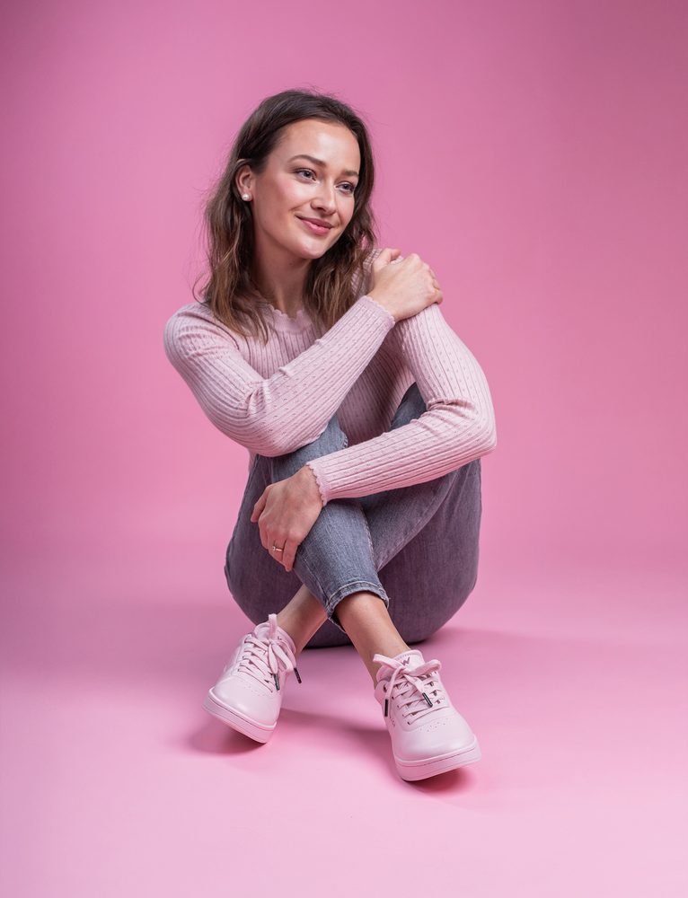 VUCH Legacy Pink - 41.

Prvá kolekcia kožených topánok VUCH
Ventilácia na vnútornej strane topánky oo♥
Vnútorná tvarovaná vložka topánky vytvorená pomocou AI
Vnútorný protišmykový materiál, ktorý drží pätu na svojom mieste
Kombinácia hladkej a štruktúrovanej kože
Design vytvorený v spolupráci s Martinom Brnou
 OBUV
Vuch topánky sú originalita, ktorá kráča.