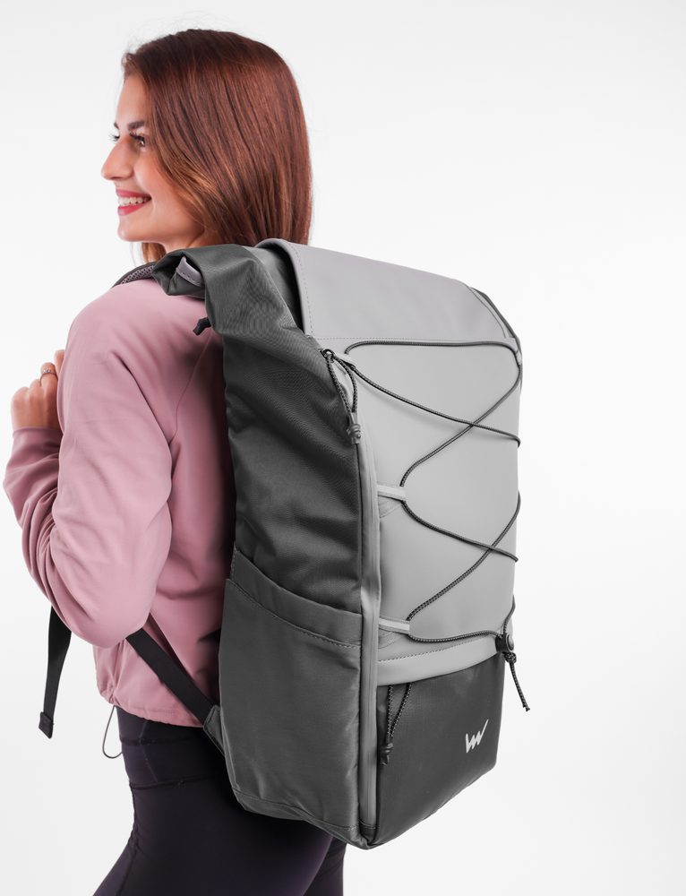 VUCH Elion Dark Grey.

Najväčší cestovný Vuch batoh
Roll-top systém, možnosť zväčšenia priestoru
Pogumovaná predná a horná časť
Reflexné logo a vlákno v prednej časti batohu
 BATOHY 
Praktickosť, komfort a funkčnosť.
