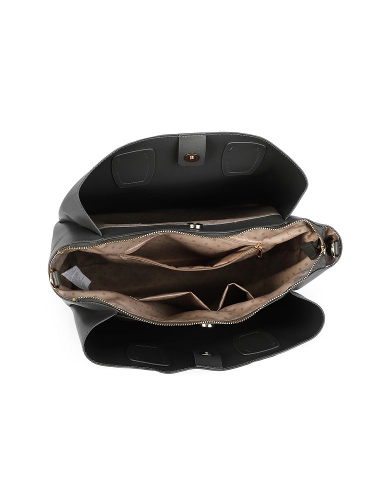 VUCH Boney Grey.

Hlavný priestor rozdelený do troch kapsí
Stredná kapsa so zipsom, bočné kapsy na magnet
Vnútorná kapsa so zipsom, priehradky na drobnosti
Súčasťou kabelky je crossbody popruh
 Kabelky do ruky
Premýšľaš, že si zaobstáraš kabelku do ruky, ktorú už z ruky nikdy nedáš?