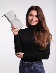 Enie B-Grey