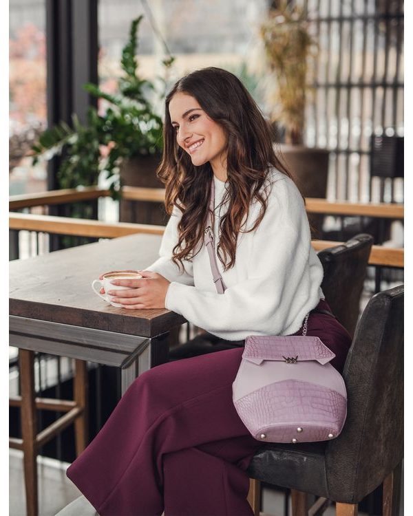 Selena Lila