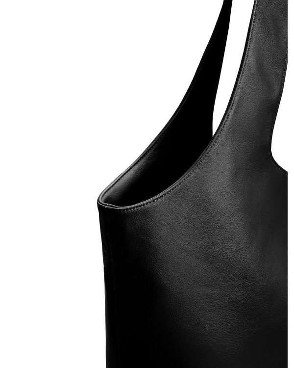 Aurelia Black