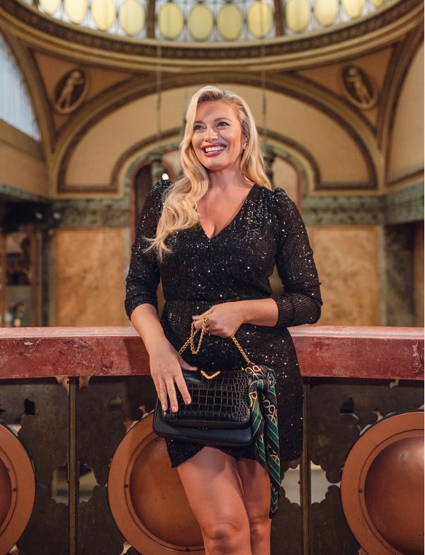 Sassy Elegance Black