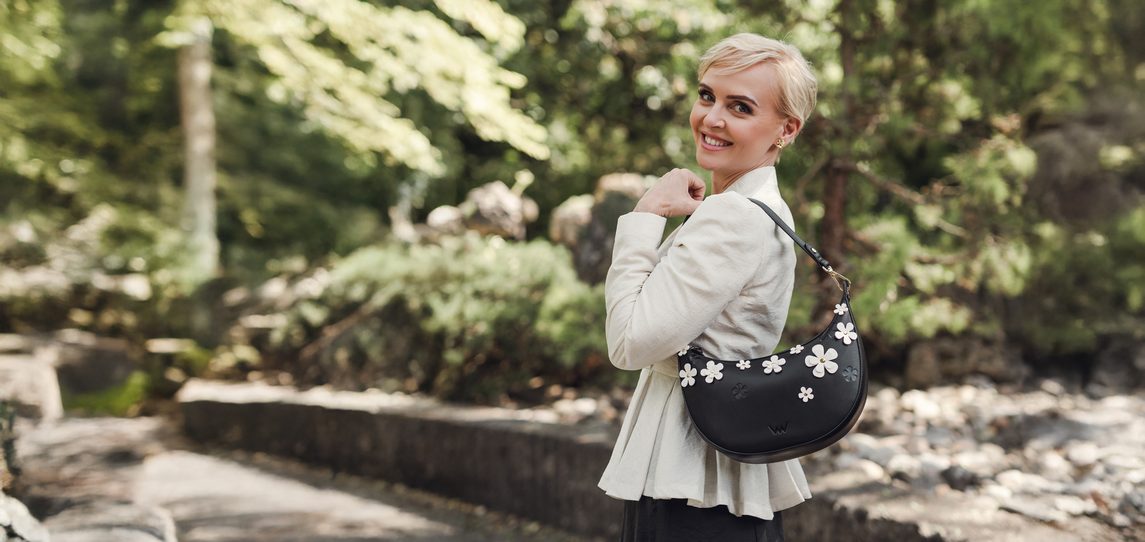 Bloomea Glow Black