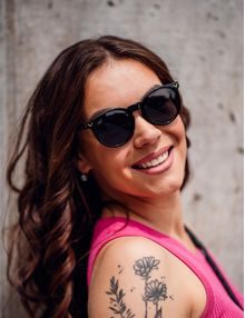 Elea V Pink
