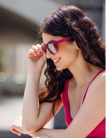 Elea V Pink