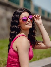 Elea V Pink